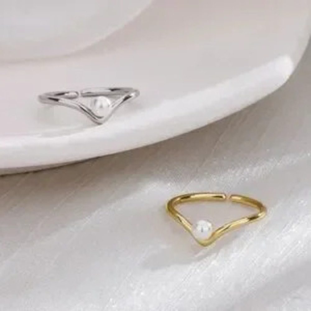 New Dainty pearl Ring